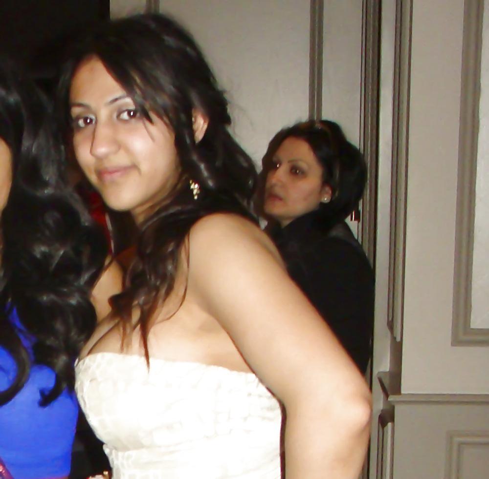 18P Indian Girl With Beautiful Busty Boobs 
