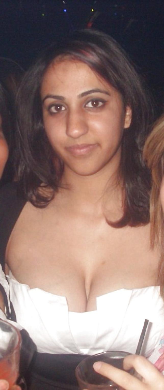 18P Indian Girl With Beautiful Busty Boobs 