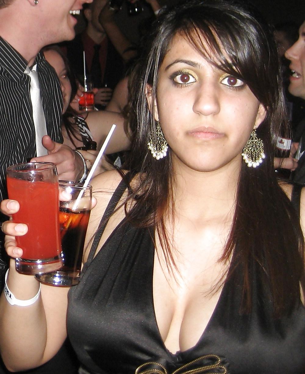18P Indian Girl With Beautiful Busty Boobs 