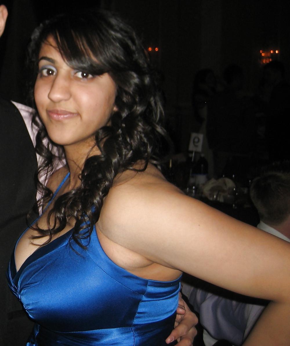 18P Indian Girl With Beautiful Busty Boobs 