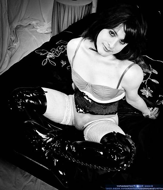 25P I love a tranny in a corset 4