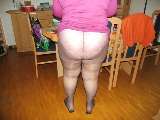 20P Sexy grannys in pantyhose and pantys