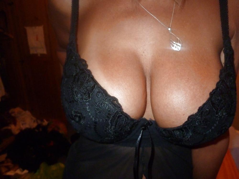 22P Milf dressing up again x