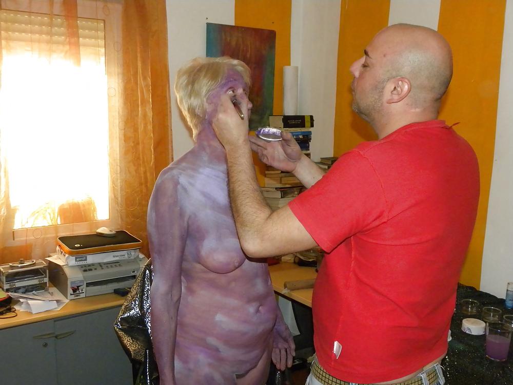 11P Body painting session