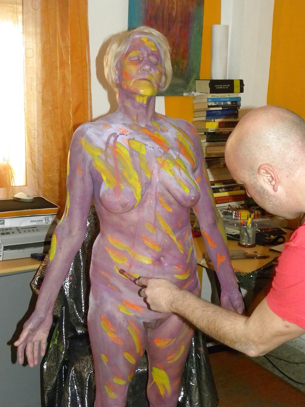 11P Body painting session