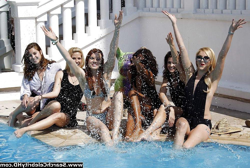20P Madison Dylan Swimsuit Malfunction Boob Slip In Cannes