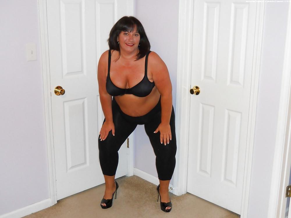 25P Thick MILF Ass 