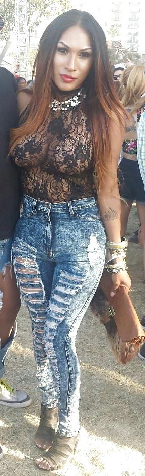 25P Sexy girl with dick