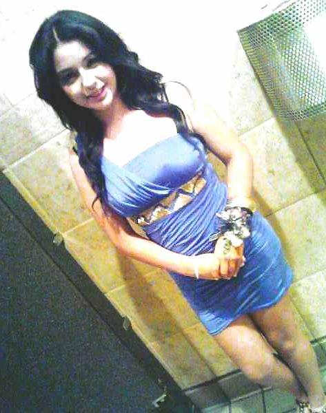19P Mexican teens feet and body