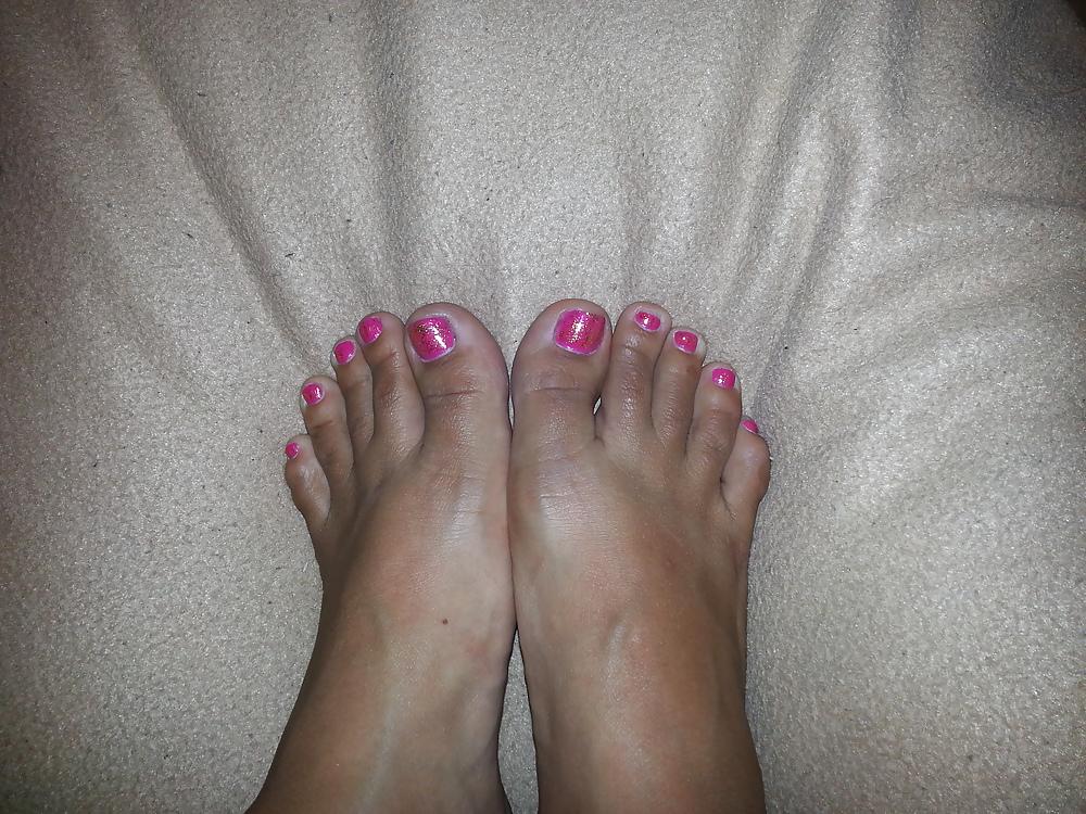 19P Mexican teens feet and body