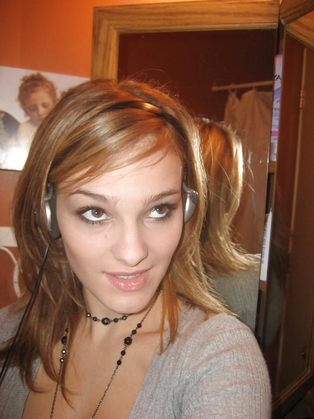 25P Sweet Busty Teen