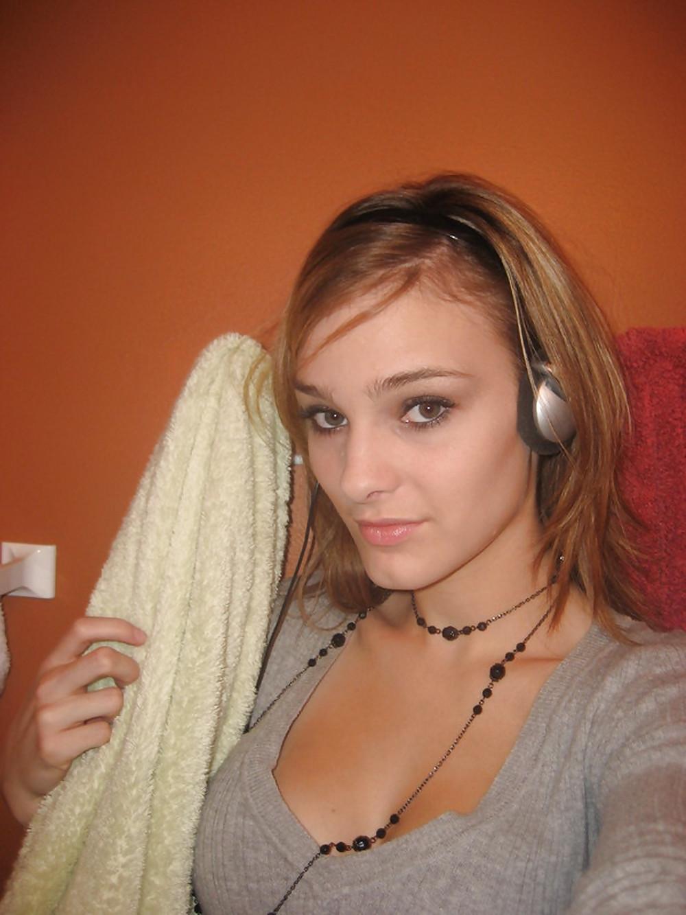 25P Sweet Busty Teen
