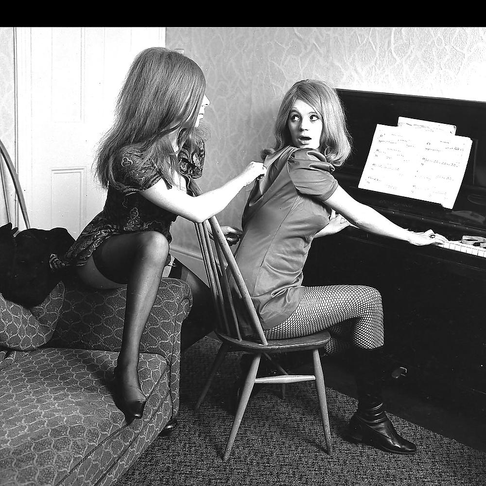 25P Jenny has a piano lesson