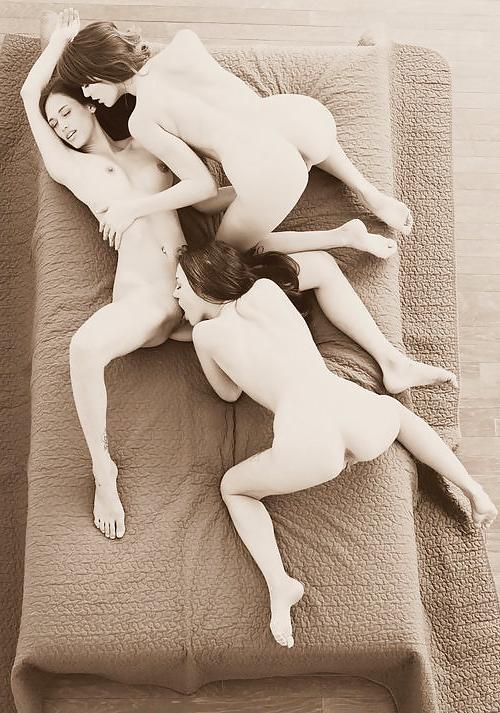 13P Sensual trio ...