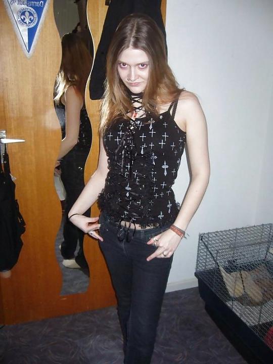 9P Wer hat mehr von ihr? Who has more from her? ( Gwen1987 )