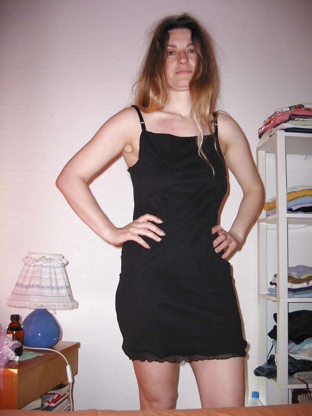25P Hairy French Wife
