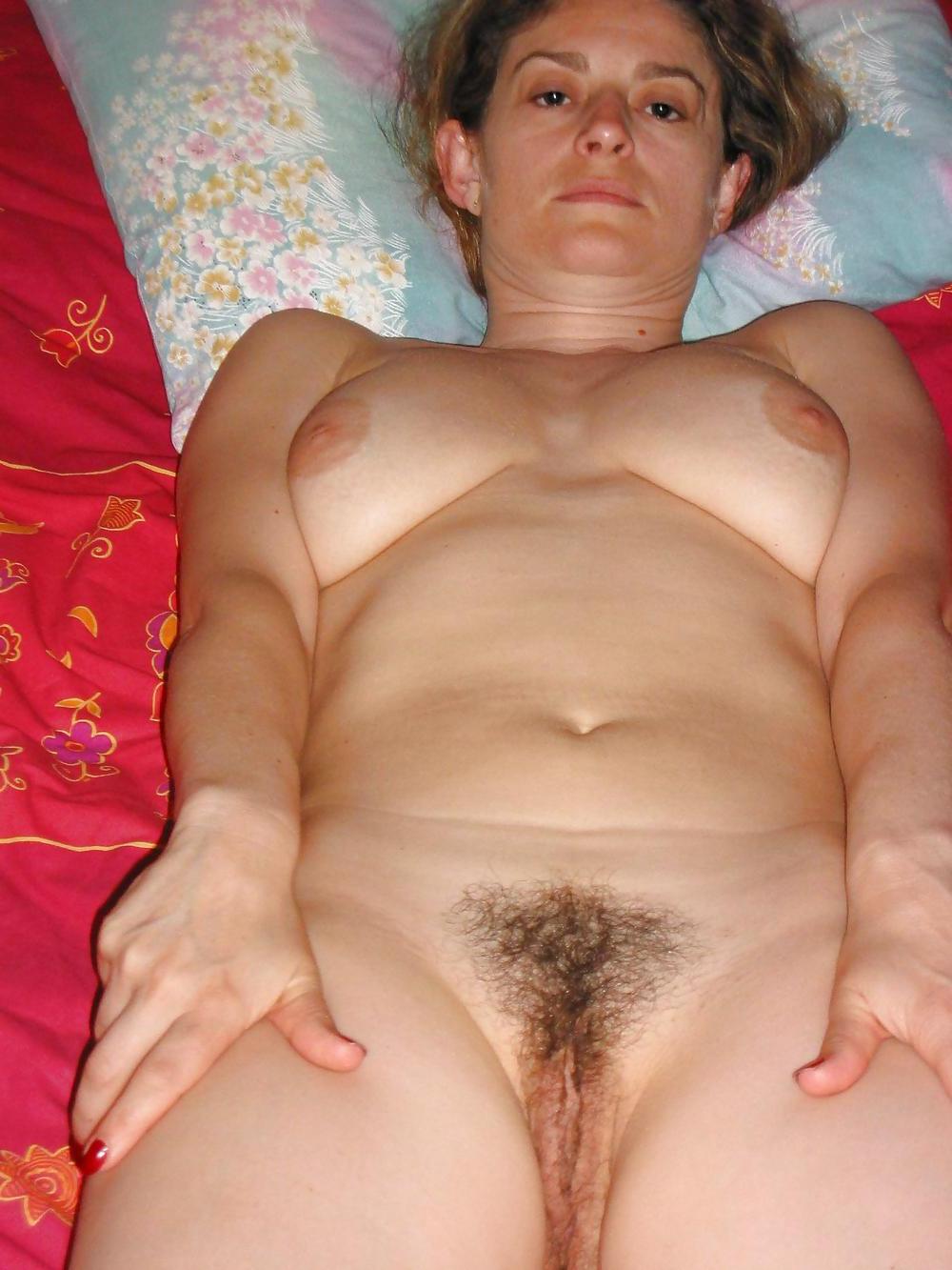 25P Hairy French Wife