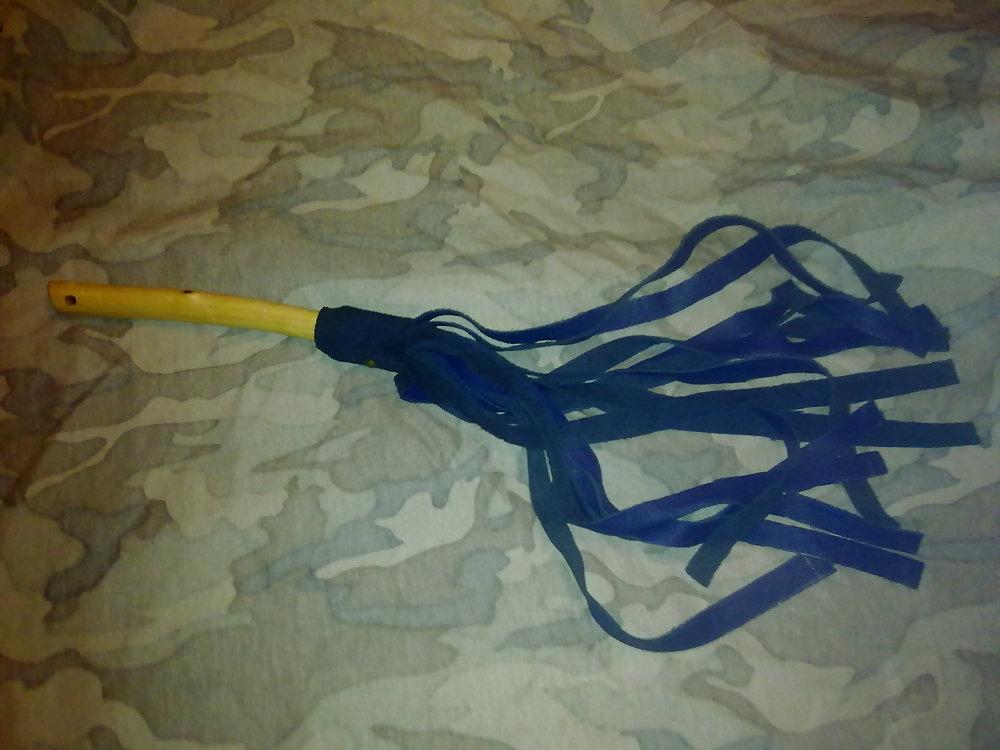 12P Blue leather flogger