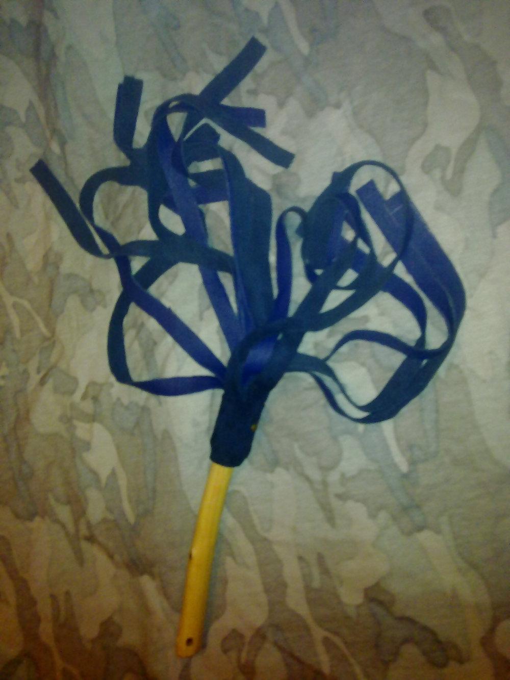 12P Blue leather flogger