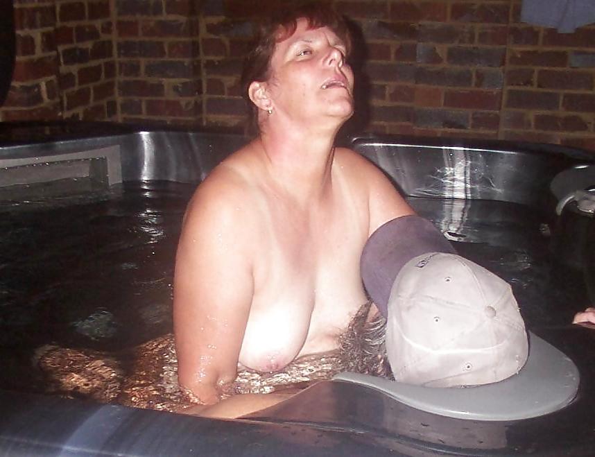 12P Mature Cpl - Spa Fuck