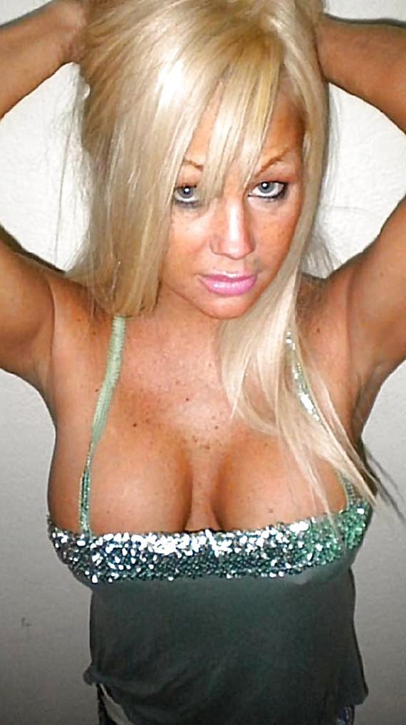 14P Facebook busty slut milf