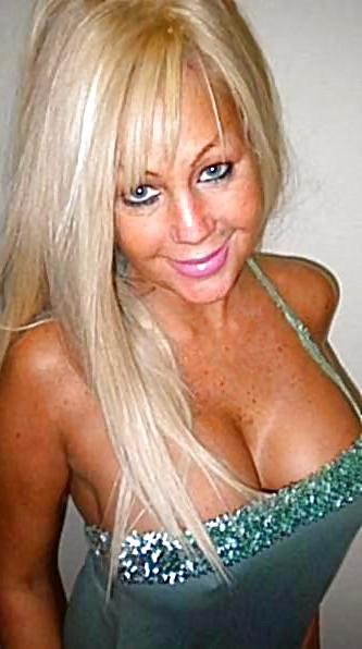 14P Facebook busty slut milf