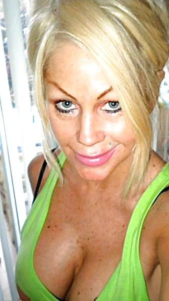 14P Facebook busty slut milf