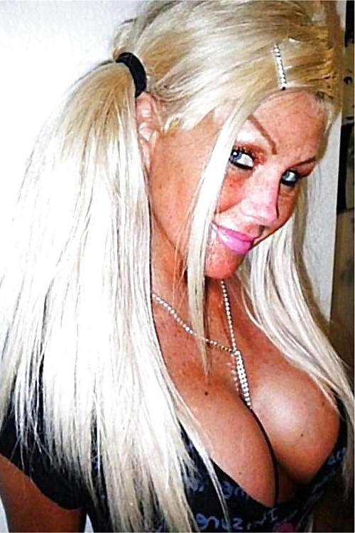 14P Facebook busty slut milf