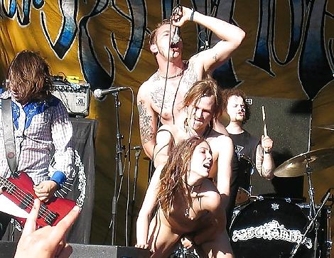 15P Live sex at concert