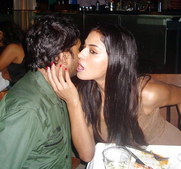 25P Pakistani VIP Whore Veena Malik
