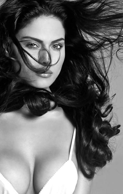 25P Pakistani VIP Whore Veena Malik