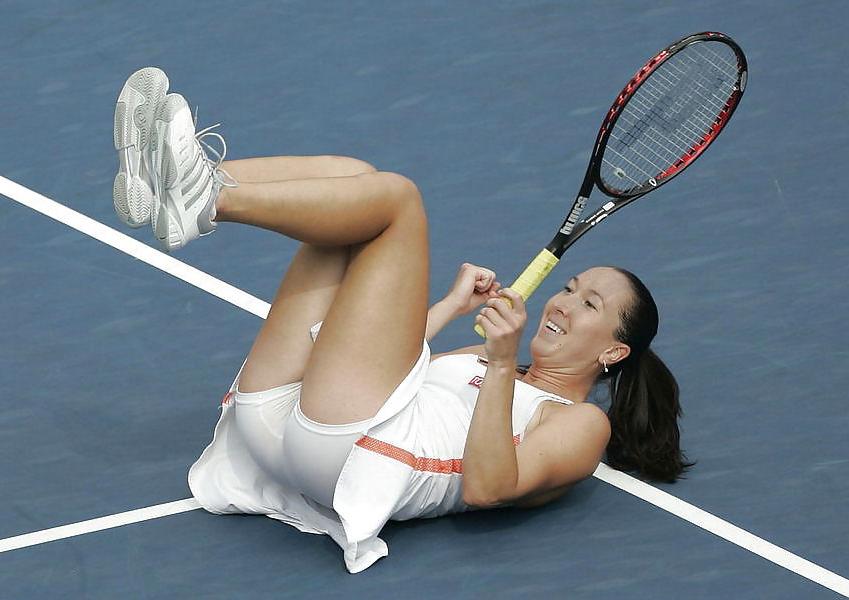 25P Sexy Tennis Girls - Upskirt, Nipples, Legs and Body