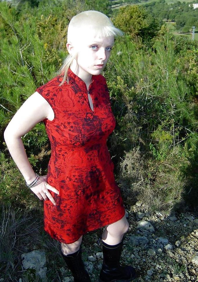 25P French punk or skingirl Lili (Destroi)