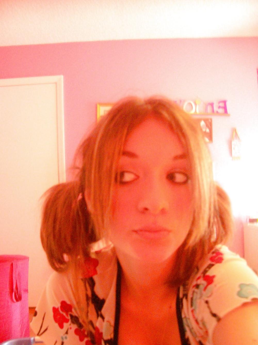 25P Busty Teen - Elise