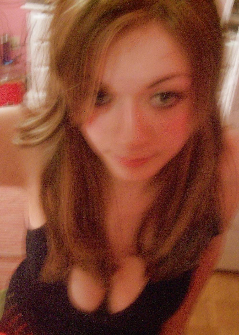 25P Busty Teen - Elise
