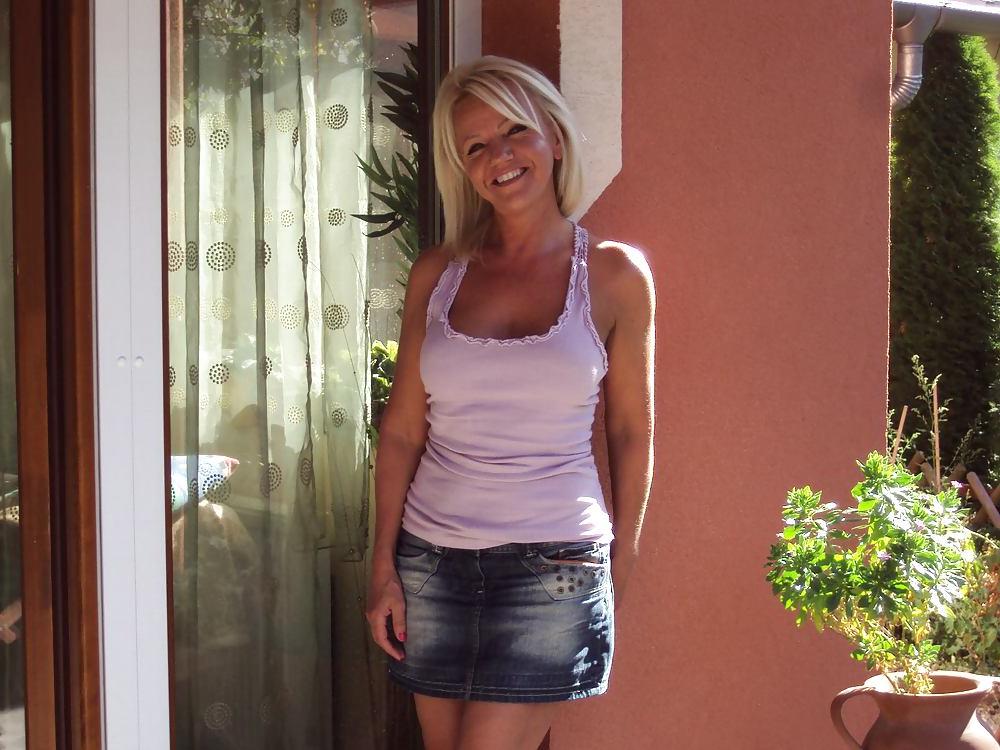 14P 50 yo beauty mom