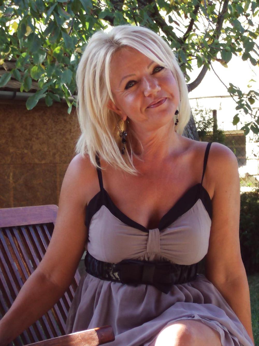 14P 50 yo beauty mom