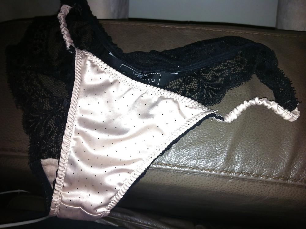 15P Sniffin lickin then cumin ova my gf,s dirty knickers