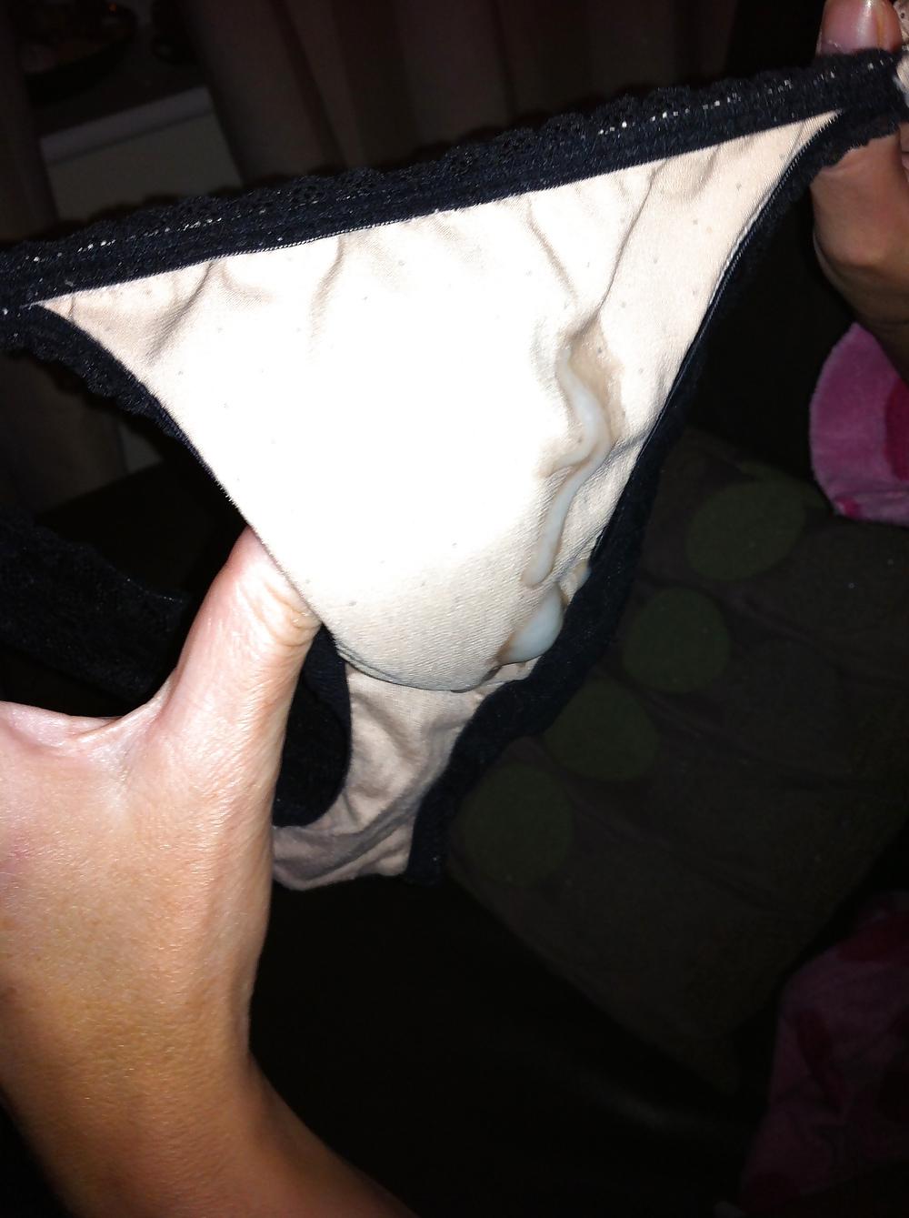 15P Sniffin lickin then cumin ova my gf,s dirty knickers