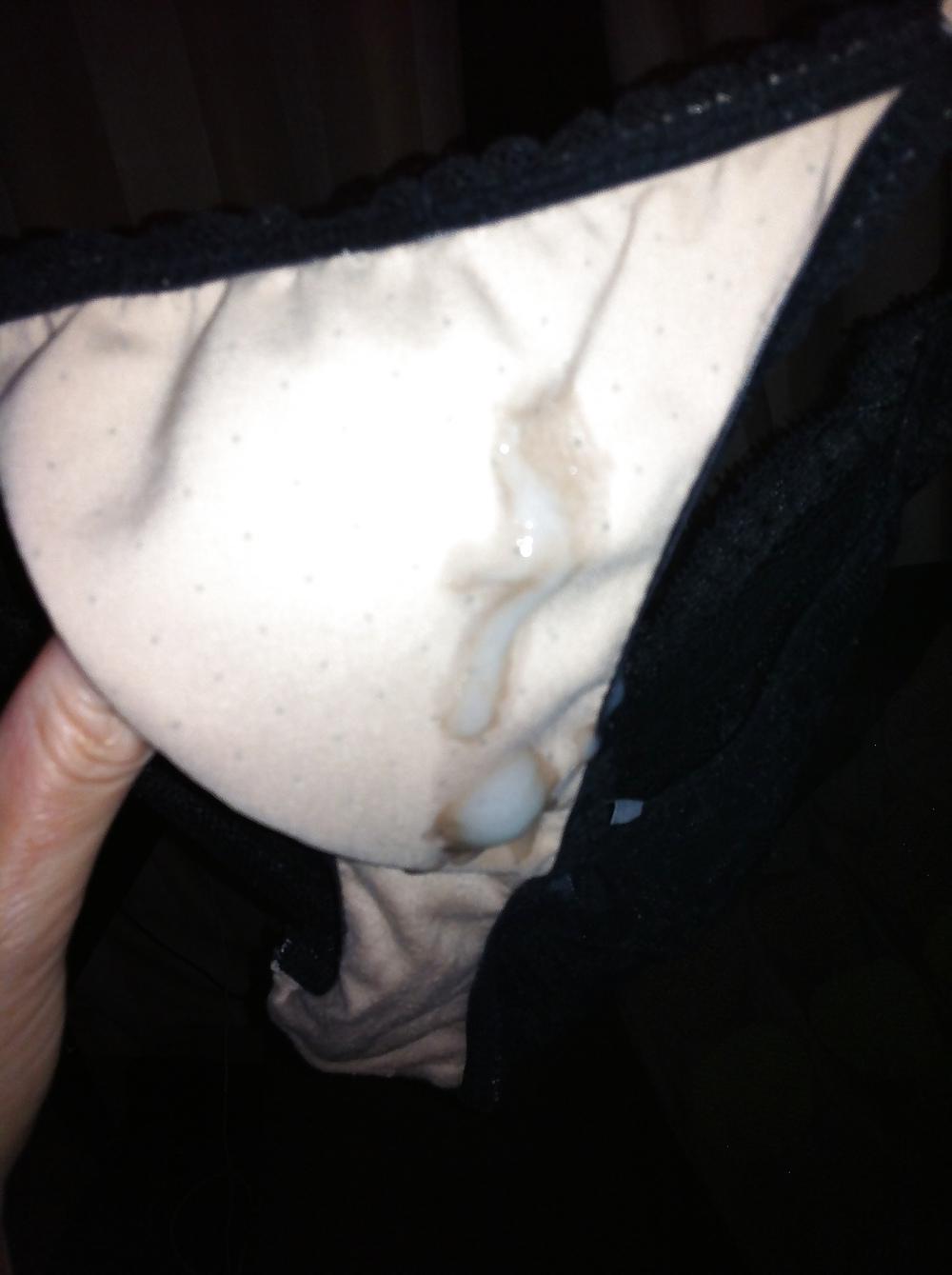 15P Sniffin lickin then cumin ova my gf,s dirty knickers