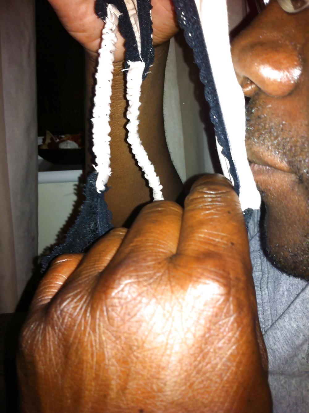 15P Sniffin lickin then cumin ova my gf,s dirty knickers
