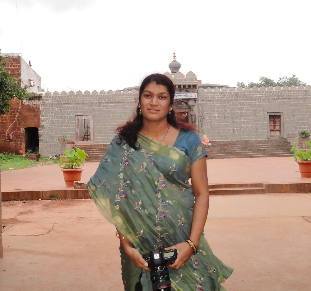 11P Indian Dirty Aunty