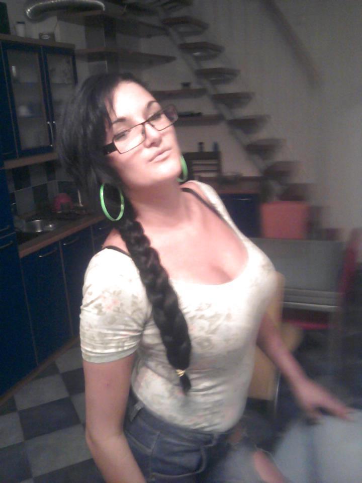 9P Serbian girl: Tatjana