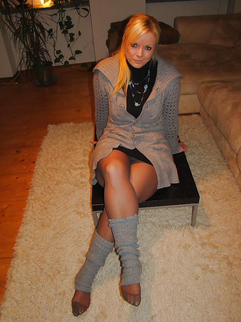 25P Sexy In Pantyhose