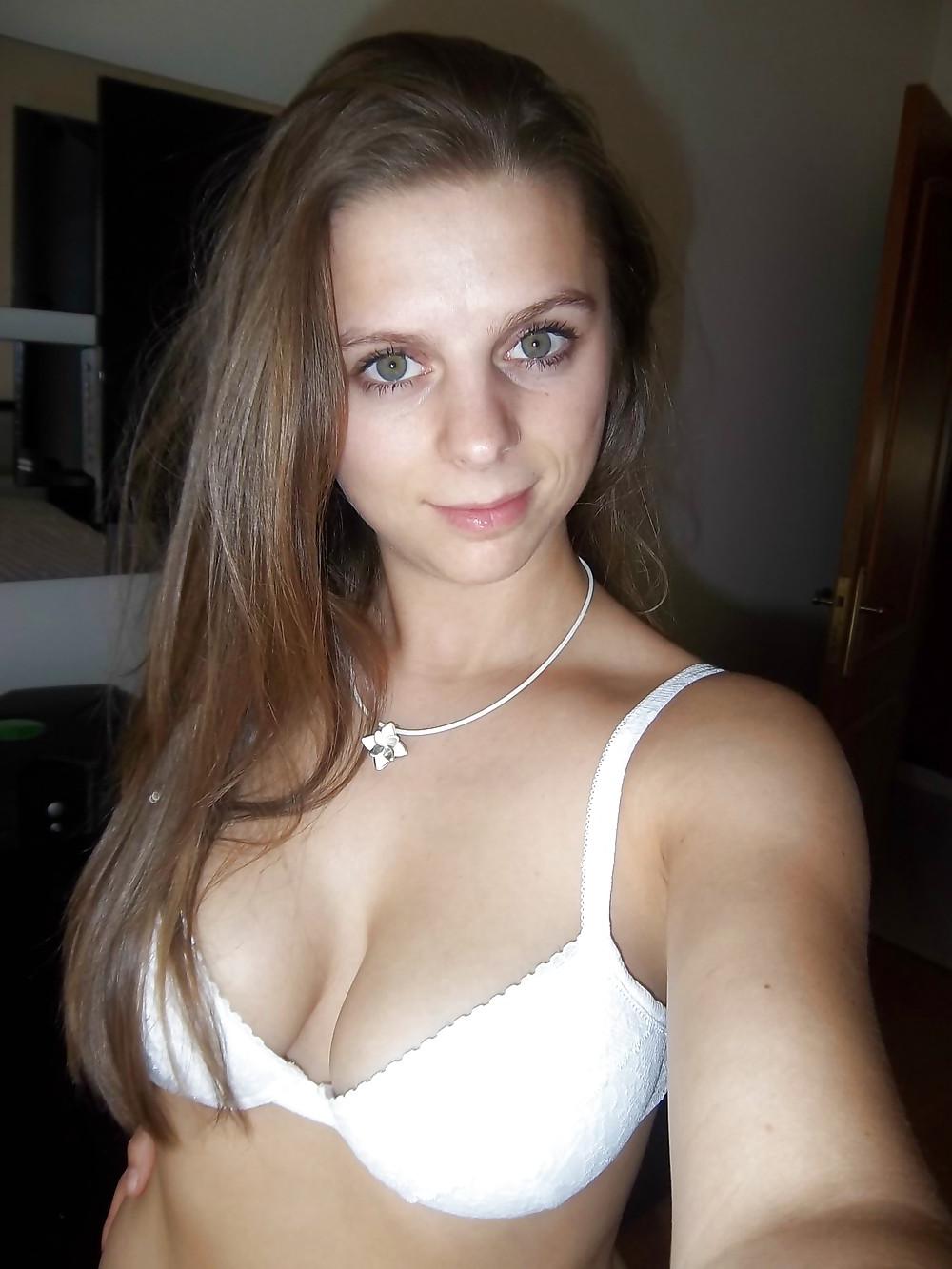 25P Busty Teen-Babe
