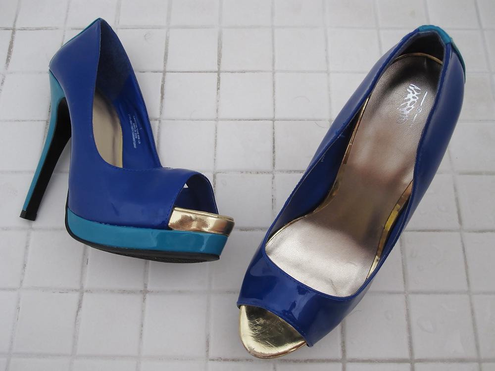 20P Blue Mossimo High Heel Peep Toe Shoes Cummed