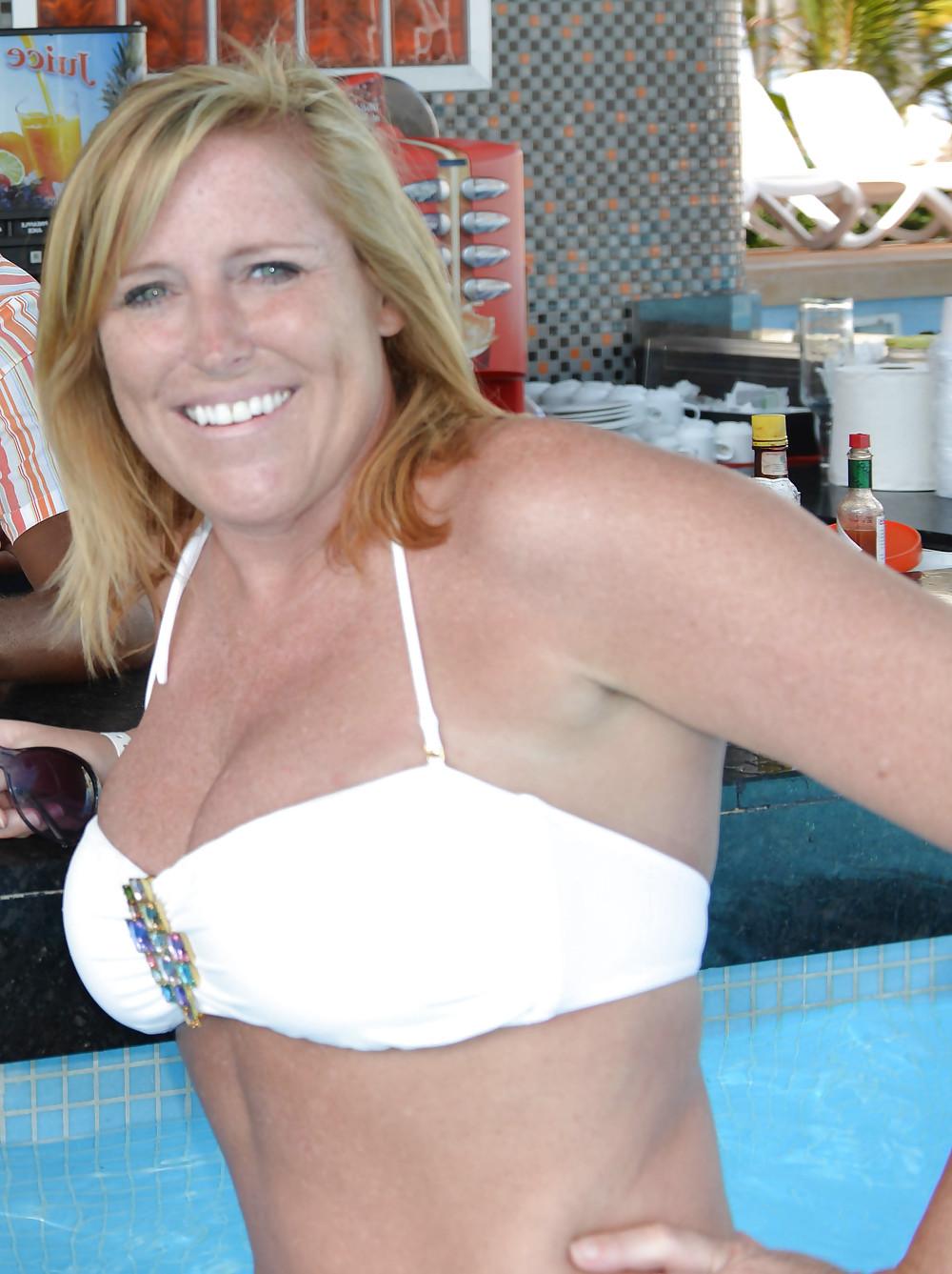25P Busty Flickr Milf 8 (non-nude)