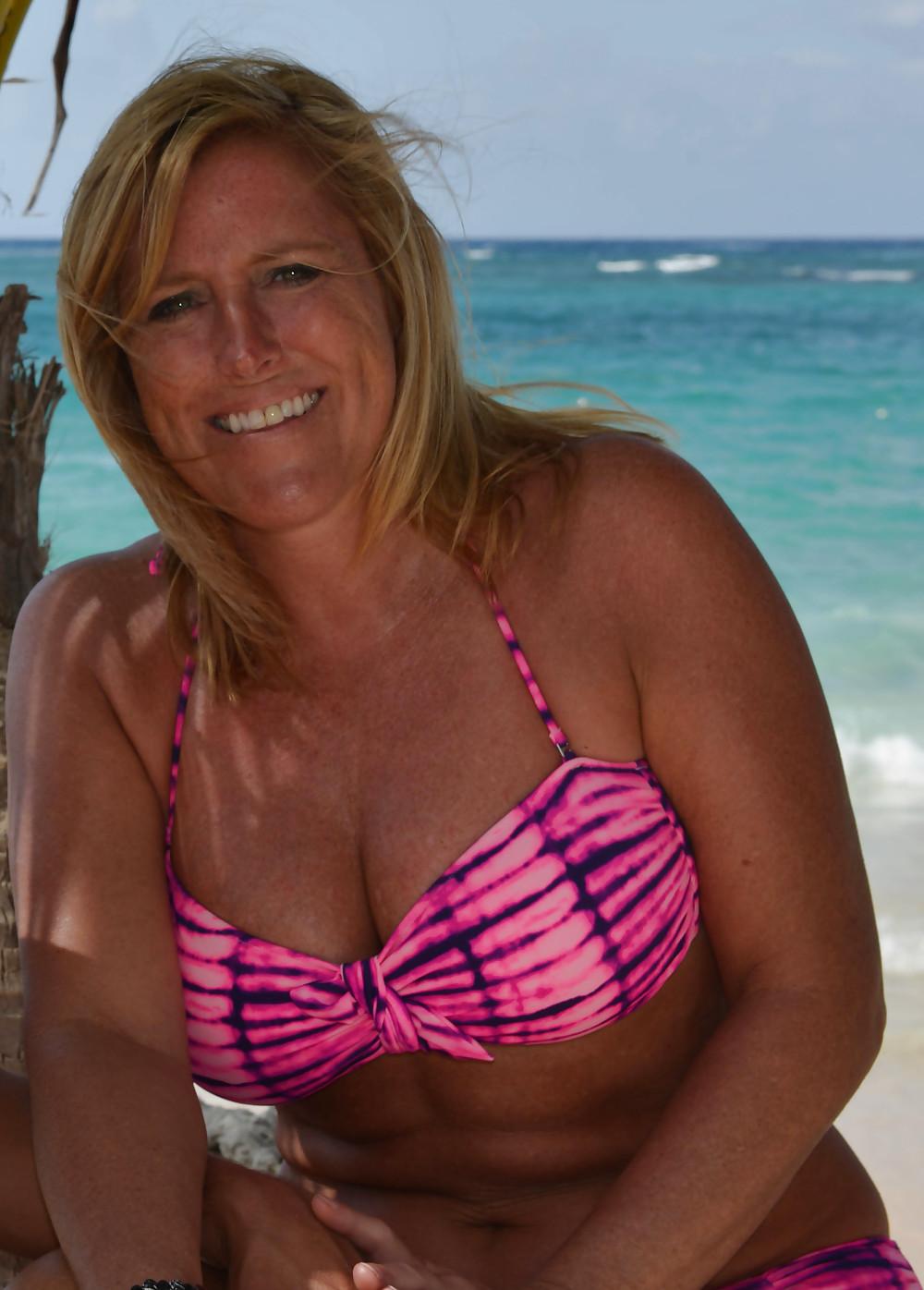 25P Busty Flickr Milf 8 (non-nude)
