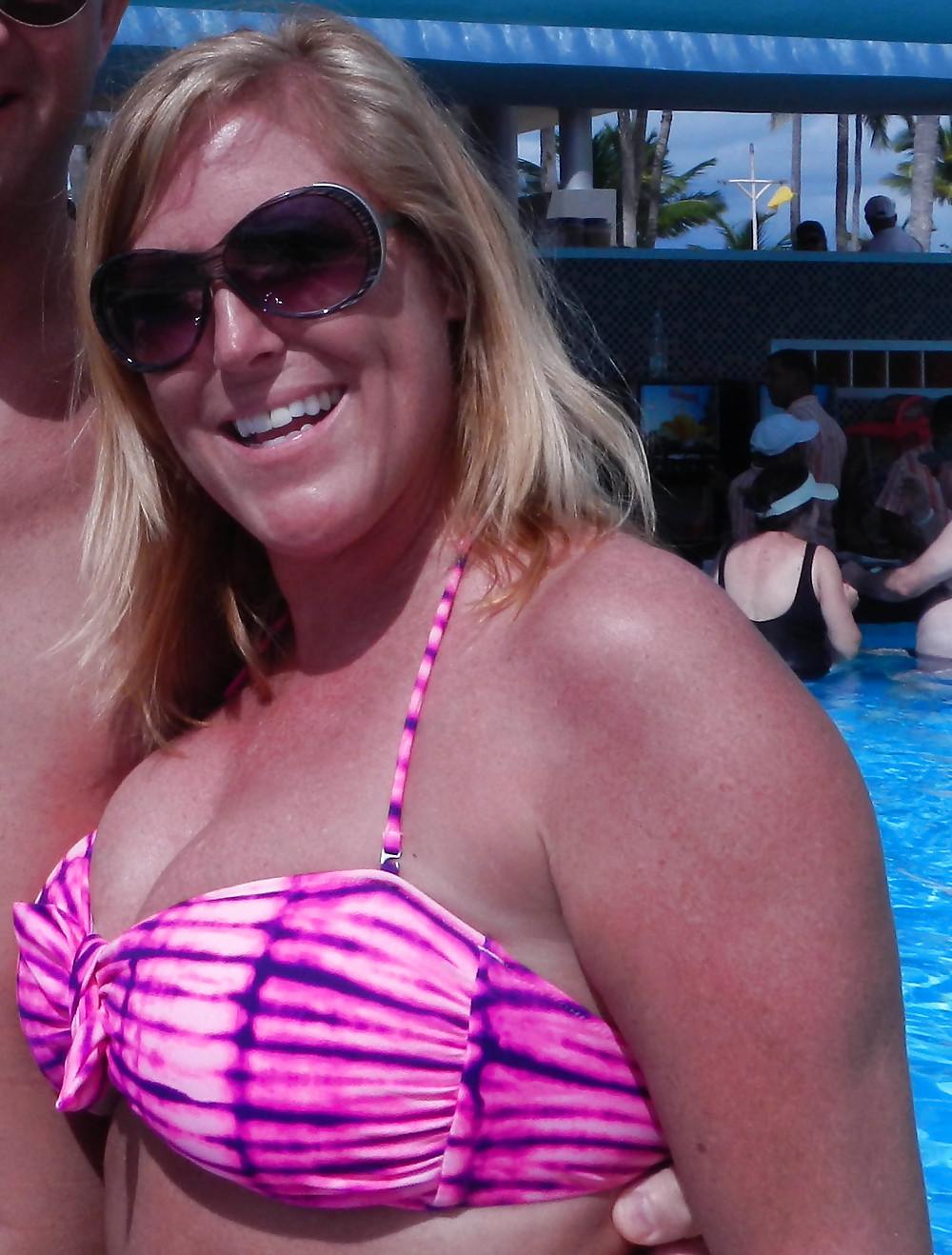25P Busty Flickr Milf 8 (non-nude)