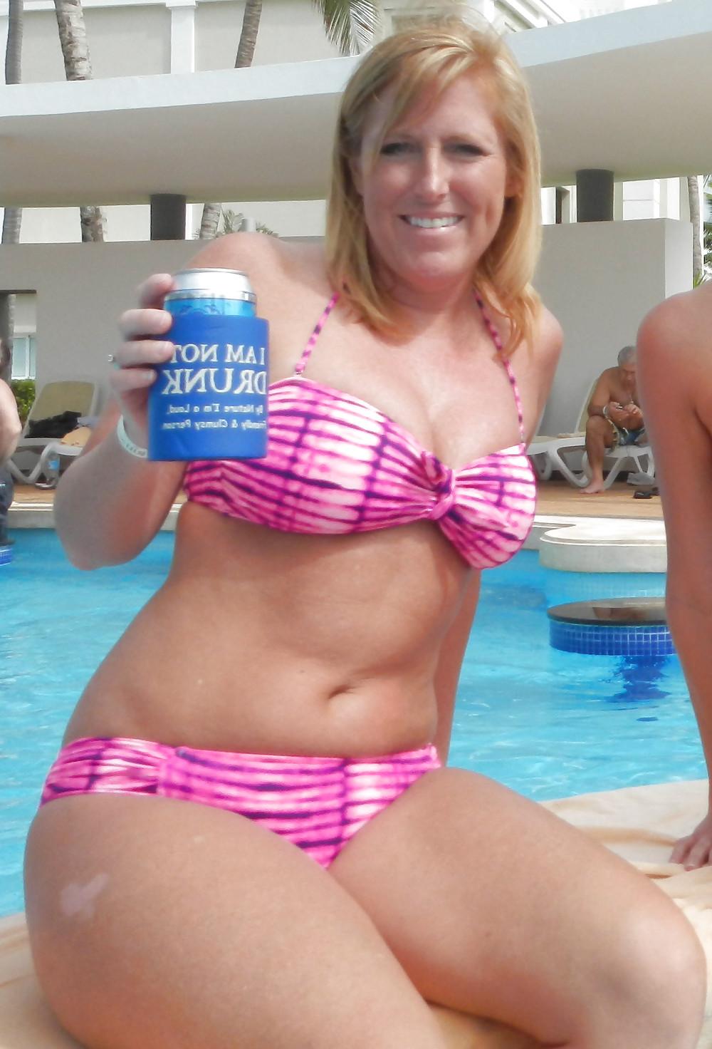 25P Busty Flickr Milf 8 (non-nude)